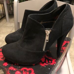 Fergalicious Black Heeled Boots with Zipper